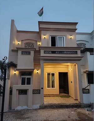 6 BHK Independent House For Sale in Vrinda Van Colony