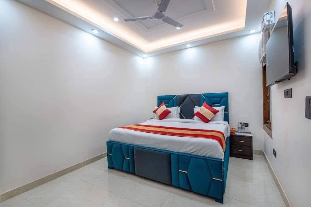 2 BHK Apartment For Rent in Saket