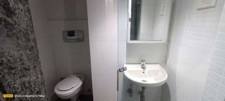 Bathroom, gamdevi 2 Bedroom 1000 Sq.Ft. Apartment In Gamdevi Mumbai 10412575