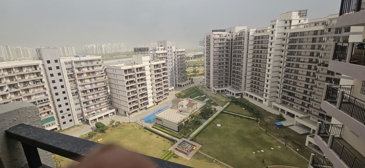 2.5 BHK + Study Room 1550 Sq.Ft. Apartment in Cosmos Express 99