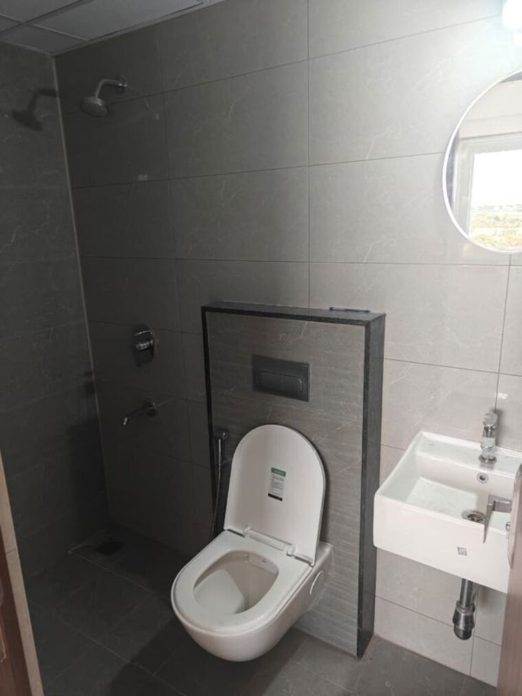 Bathroom, nambiar-millennia 2.5 Bedroom 930 Sq.Ft. Apartment In Sarjapur Road Bangalore 10412561
