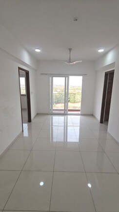 2.5 BHK + Study Room Apartment For Rent in Nambiar Millennia