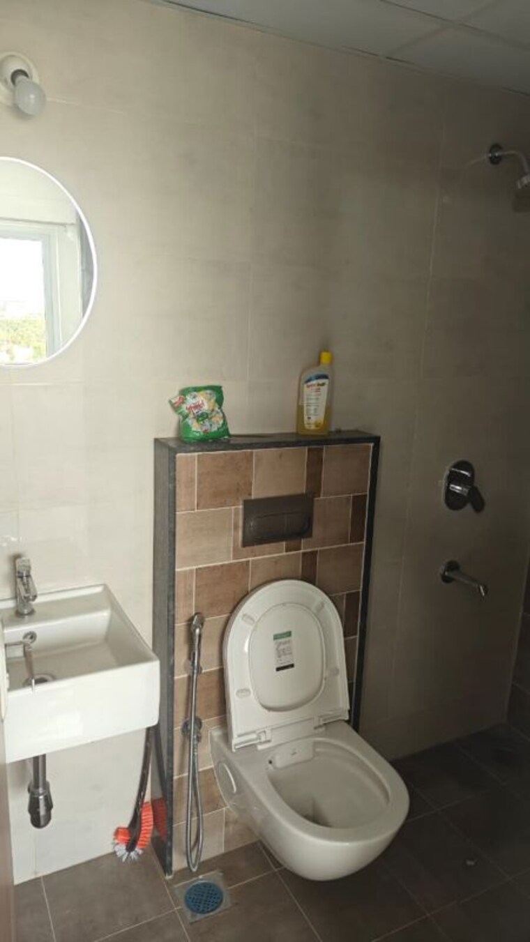 Bathroom, nambiar-millennia 2.5 Bedroom 930 Sq.Ft. Apartment In Sarjapur Road Bangalore 10412561