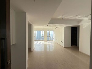 Room in 5 BHK Apartment at Lodha Allura, Worli – for Sale