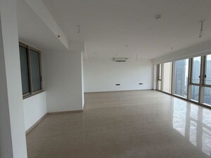 Room in 5 BHK Apartment at Lodha Allura, Worli – for Sale