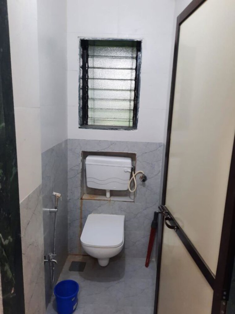 Bathroom, satguru-apartment-panchsheel-nagar 1 Bedroom 535 Sq.Ft. Apartment In Panchsheel Nagar Thane 10412589