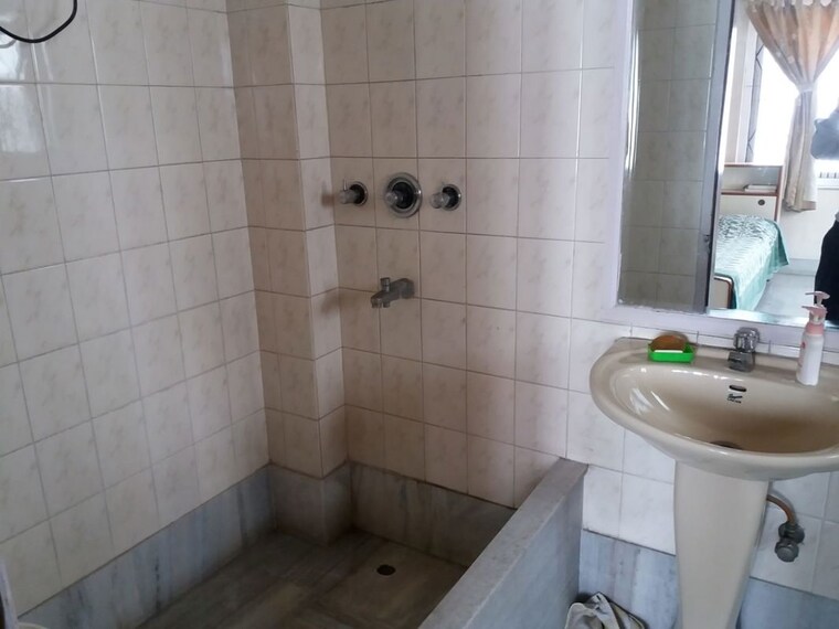 Bathroom, bidhannagar 5 Bedroom 2500 Sq.Ft. Villa In Bidhannagar Kolkata 10412586