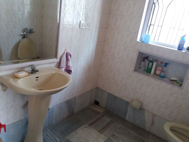 Bathroom, bidhannagar 5 Bedroom 2500 Sq.Ft. Villa In Bidhannagar Kolkata 10412586