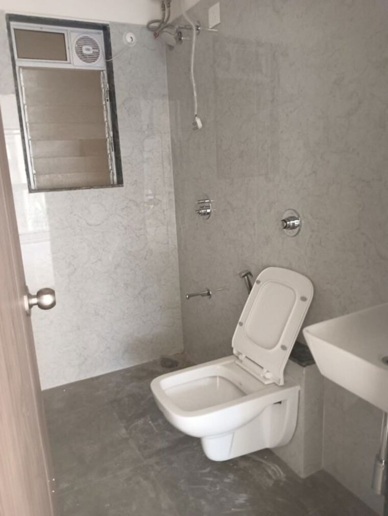 Bathroom, sadhana-bliss 2 Bedroom 700 Sq.Ft. Apartment In Malad West Mumbai 10412595