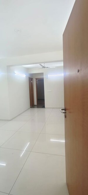 Room in 2 BHK Apartment at Arvind Skylands, Jakkuru – for Rent