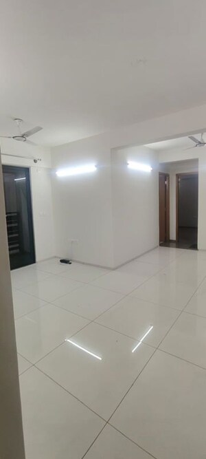 Room in 2 BHK Apartment at Arvind Skylands, Jakkuru – for Rent