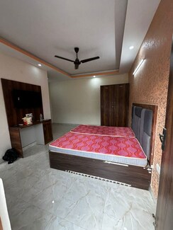 1 RkBuilder Floor For Rent in Sushant Lok I