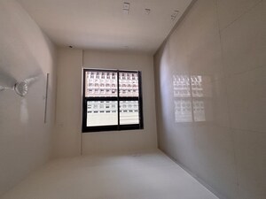 Room in 2 BHK Apartment at Kalpataru Srishti Namaah, Mira Road – for Sale
