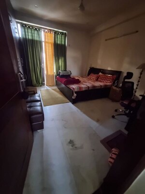 Room in 2 BHK Builder Floor at Sector 46 – for Rent