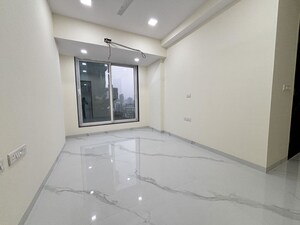 Room in 4 BHK Apartment at Prabhadevi CHS, Prabhadevi – for Sale
