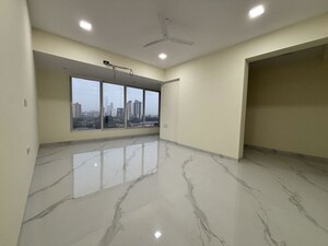 Room in 4 BHK Apartment at Prabhadevi CHS, Prabhadevi – for Sale