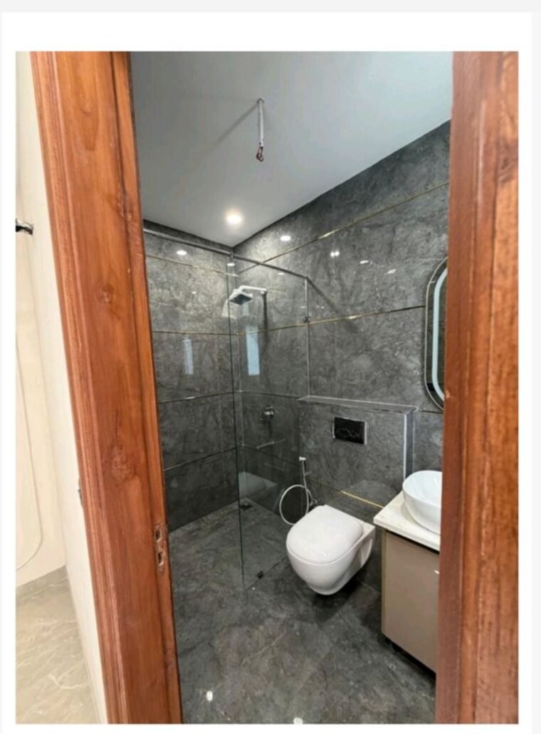 Bathroom, anant-raj-ashok-estate 3 Bedroom 179 Sq.Yd. Builder Floor In Sector 63a Gurgaon 10412686