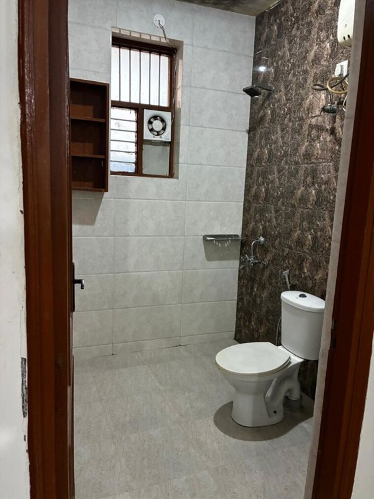 Bathroom, sector 45 1 RK 250 Sq.Ft. Builder Floor In Sector 45 Gurgaon 10412707