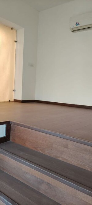 Room in 4 BHK Penthouse at Tata Primanti-Executive Apartments, Sector 72 – for Sale