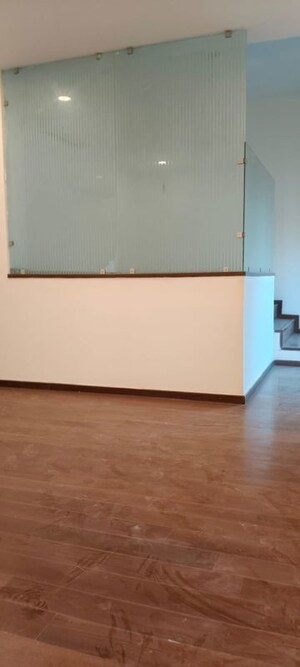 Room in 4 BHK Penthouse at Tata Primanti-Executive Apartments, Sector 72 – for Sale