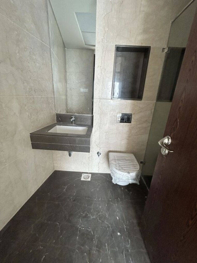Attached Bathroom, lokhandwala-minerva-mahalaxmi 4 Bedroom 2090 Sq.Ft. Apartment In Mahalaxmi Mumbai 10412709