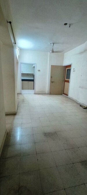 Room in 2 BHK Apartment at Godrej Edenwoods, Manpada – for Rent