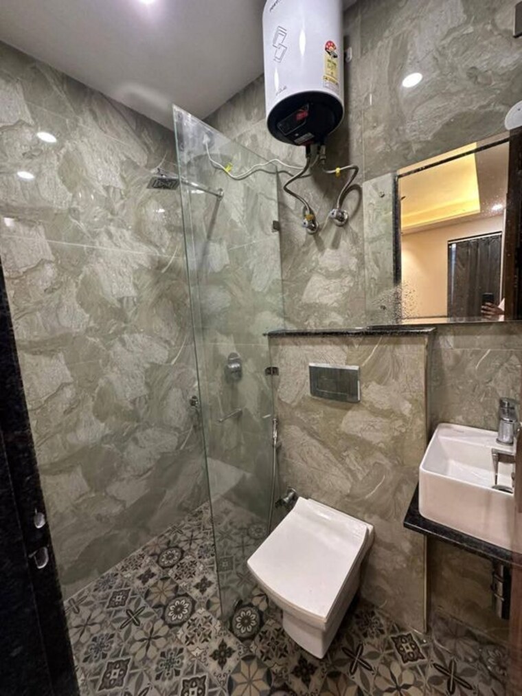 Kitchen, smart-world-orchard 2.5 Bedroom 1200 Sq.Ft. Builder Floor In Sector 61 Gurgaon 10412722