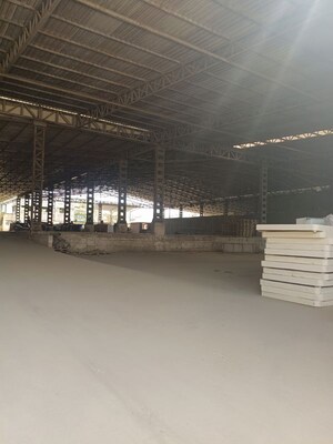  Warehouse For Rent in Shivpurwa