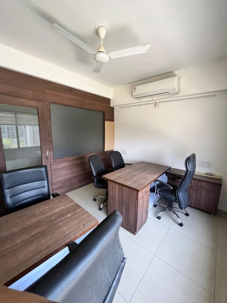 Team Area, prahlad nagar Commercial Office Space 150 Sq.Ft. In Prahlad Nagar Ahmedabad 10412740