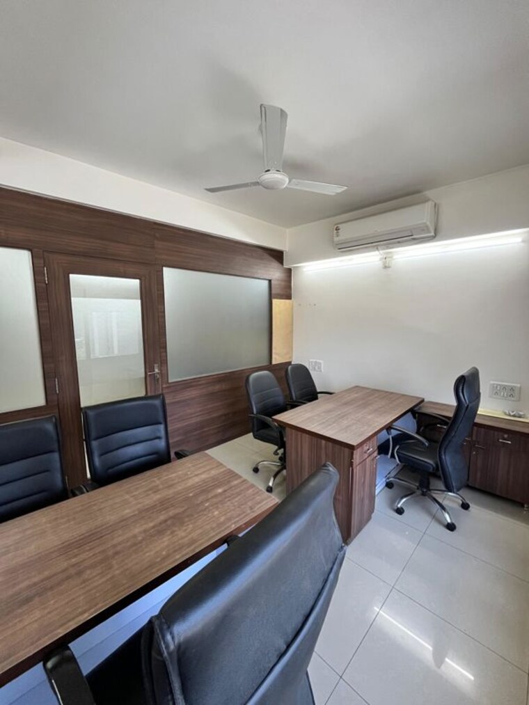 Team Area, prahlad nagar Commercial Office Space 150 Sq.Ft. In Prahlad Nagar Ahmedabad 10412740
