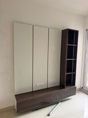 Room in 2 BHK Apartment at Rishita Mulberry Heights, Sushant Golf City – for Rent