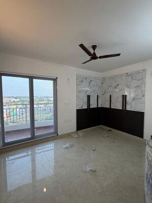 2 BHK Apartment For Rent in Rishita Mulberry Heights, Sushant Golf City