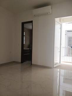 2.5 BHK + Study Room Apartment For Rent in Smart World Orchard