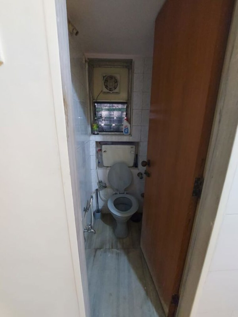Bathroom, joshi vadi 1 Bedroom 450 Sq.Ft. Apartment In Joshi Vadi Mumbai 10412801