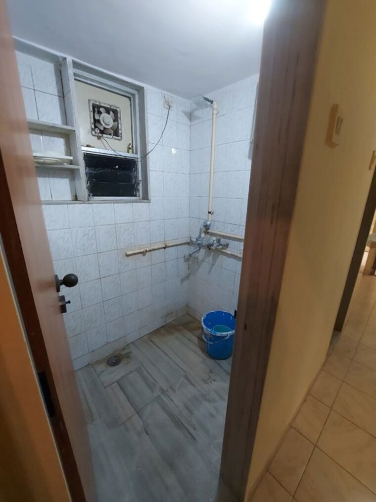Bathroom, joshi vadi 1 Bedroom 450 Sq.Ft. Apartment In Joshi Vadi Mumbai 10412801