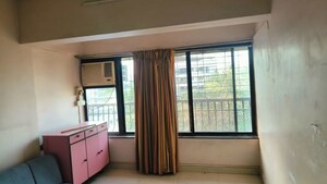 Room in 3 BHK Apartment at Golden Valley Santacruz, Santacruz East – for Rent