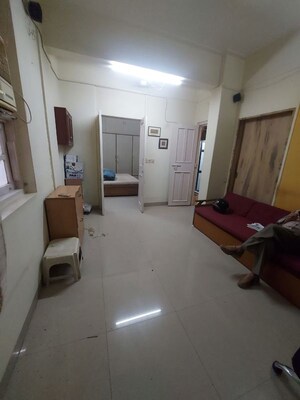 Room in 2 BHK Apartment at Mahim – for Rent