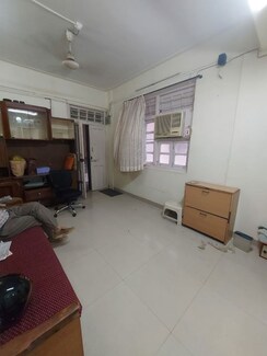 2 BHK + Extra Room Apartment For Rent in Mahim