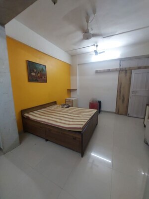 Bedroom in 2 BHK Apartment at Mahim – for Rent