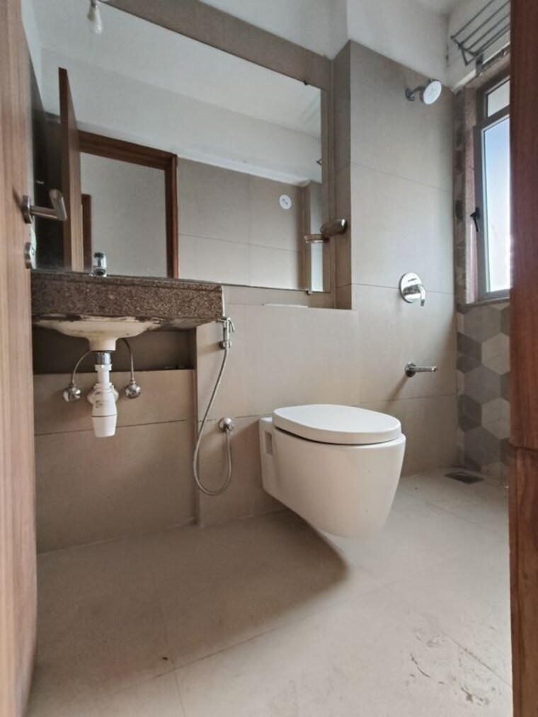 Bathroom, kalpataru-the-sunrise 2 Bedroom 535 Sq.Ft. Apartment In Kolshet Road Thane 10412841