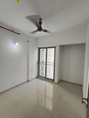 Room in 2 BHK Apartment at Kalpataru The Sunrise, Kolshet Road – for Sale