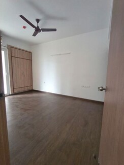 2 BHK Apartment For Rent in Paramount Emotions