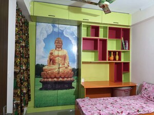 Room in 2 BHK Apartment at Arihant Amber, Sector 1 Greater Noida – for Rent