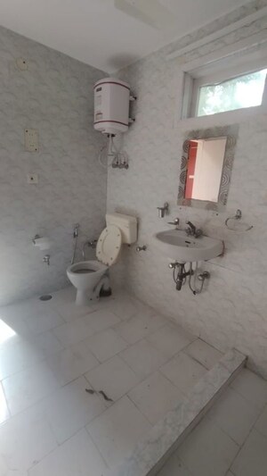 Bathroom in 2 BHK Apartment at Safdarjung Development Area – for Rent