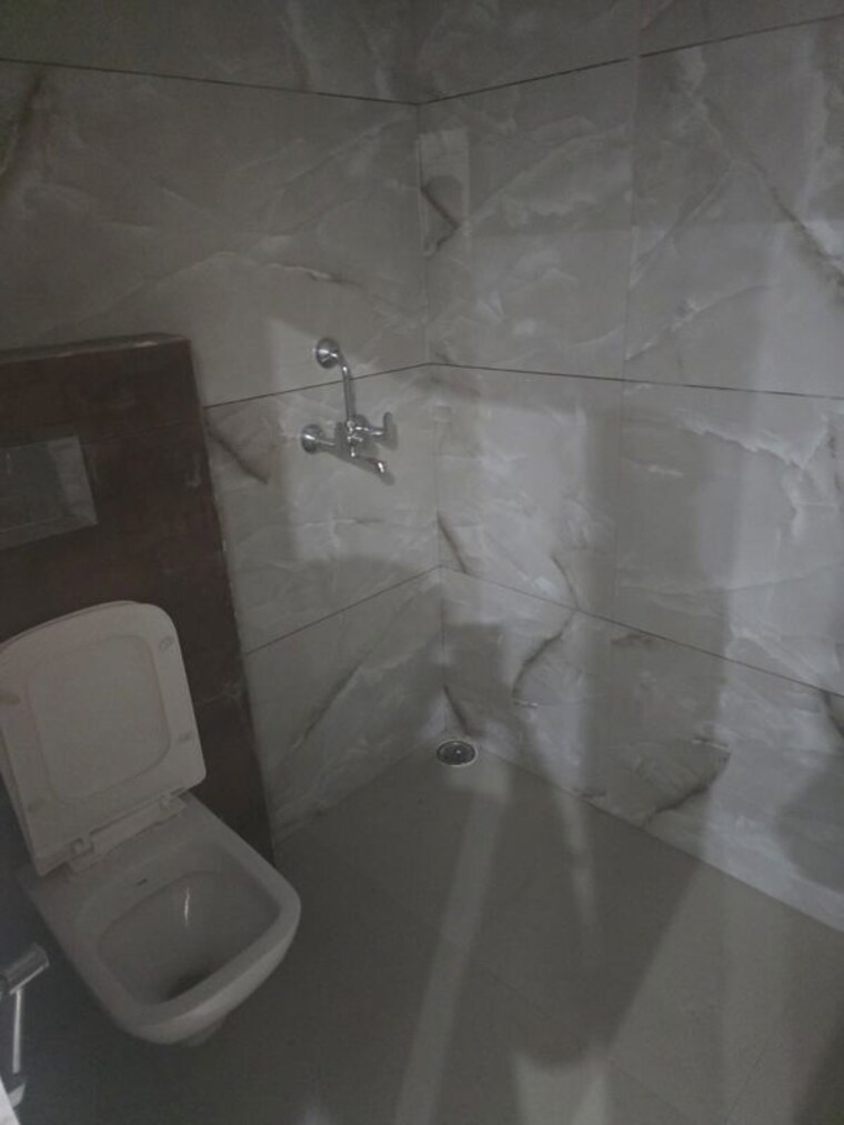 Bathroom, maya-garden-city 3 Bedroom 1500 Sq.Ft. Apartment In Lohgarh Zirakpur 10412952