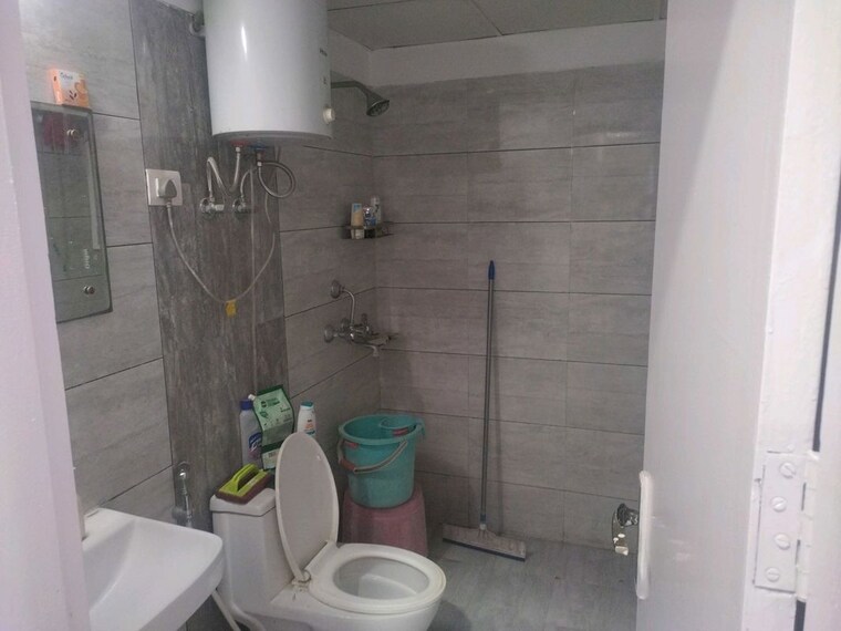 Bathroom, gulshan-bellina 2 Bedroom 1105 Sq.Ft. Apartment In Sector 16 Greater Noida Greater Noida 10412966