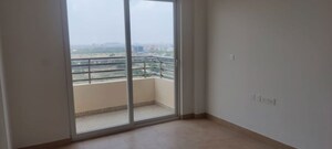 Room in 3.5 BHK Apartment at Wave Amore, Sector 32 – for Rent