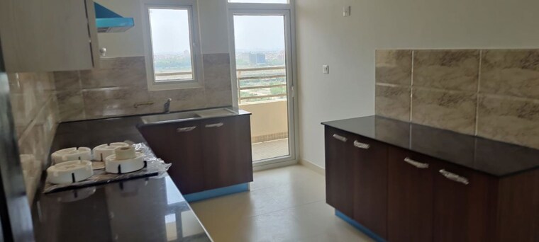 Kitchen, wave-amore 3.5 Bedroom 2331 Sq.Ft. Apartment In Sector 32 Noida 10406272