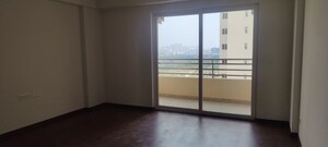 Room in 3.5 BHK Apartment at Wave Amore, Sector 32 – for Rent
