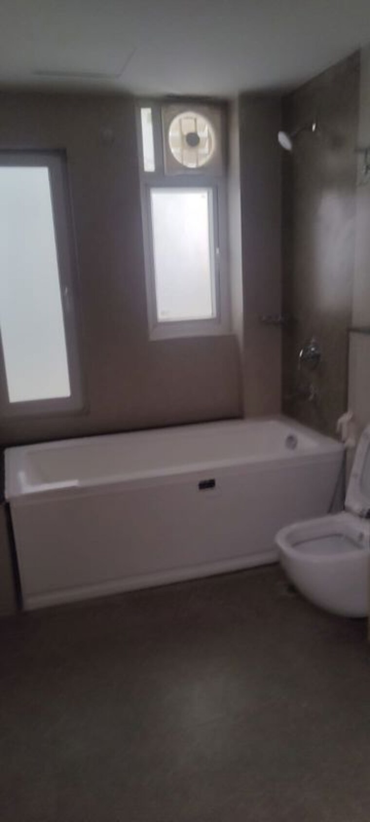Bathroom, wave-amore 3.5 Bedroom 2331 Sq.Ft. Apartment In Sector 32 Noida 10406272